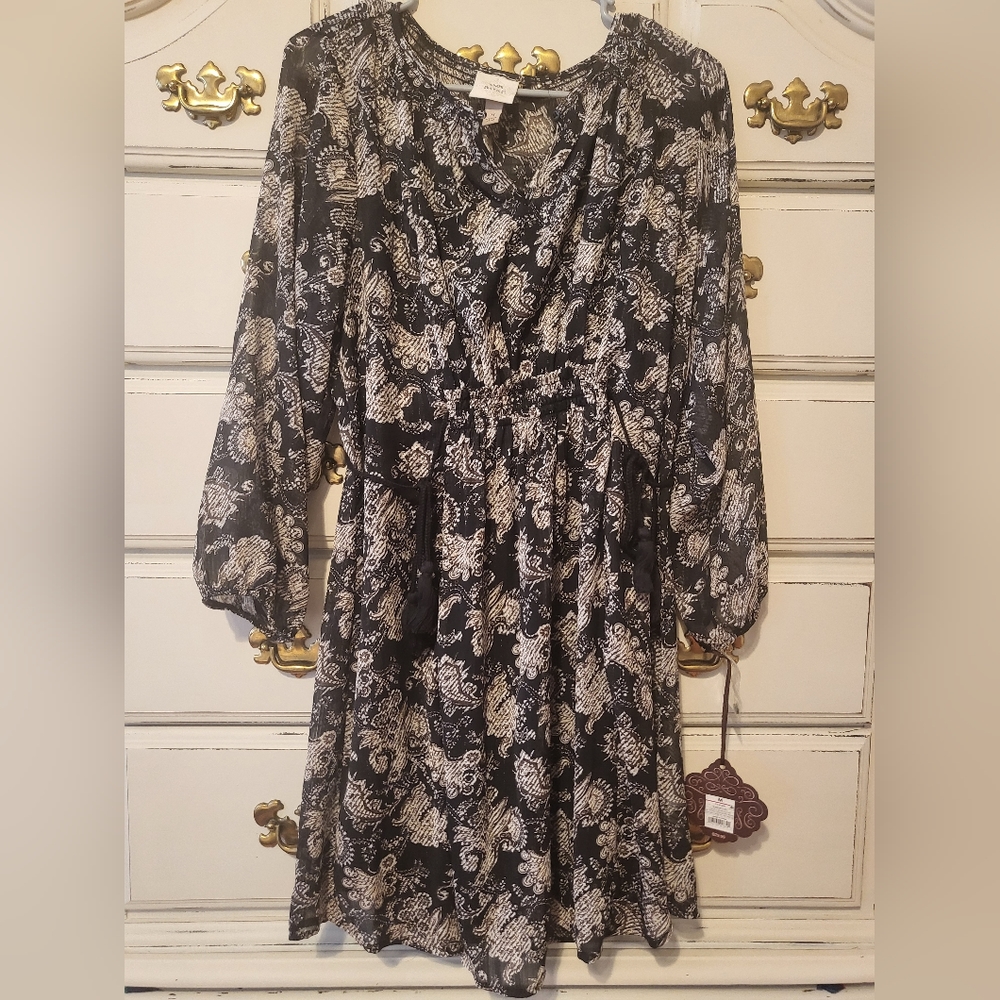 Knox Rose Black and White Long Sleeve Dress